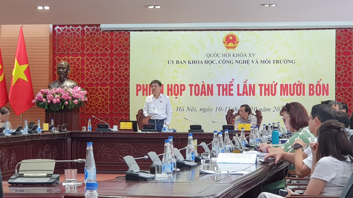 Thẩm tra nội dung sửa đổi Luật Khí tượng thủy văn trong dự án Luật sửa đổi, bổ sung một số điều của 15 Luật trong lĩnh vực nông nghiệp và môi trường